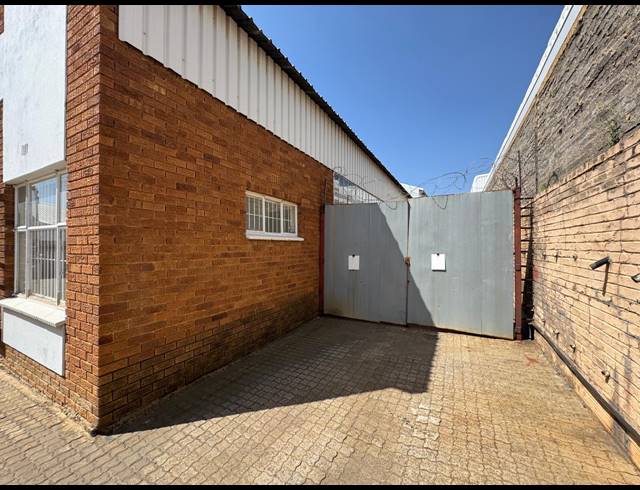 400M² WAREHOUSE TO LET IN WYNBERG